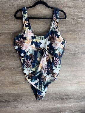 H&M Tropical Floral One Piece Swim Suit Size XXL Scoop Neck Flattering Beach